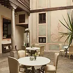 Ξενοδοχείο Casa 1800 3*
