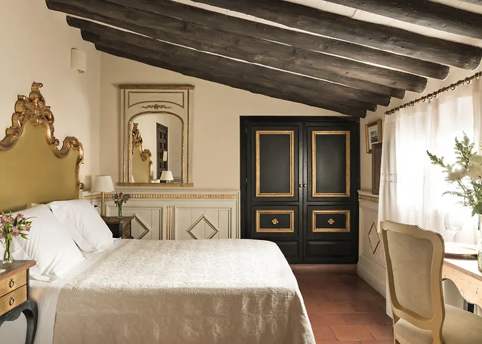 ホテル カーサ 1800 グラナダ