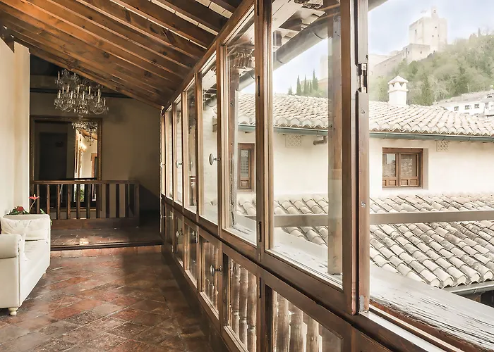 ホテル カーサ 1800 グラナダ