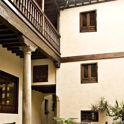 ホテル カーサ 1800 グラナダ